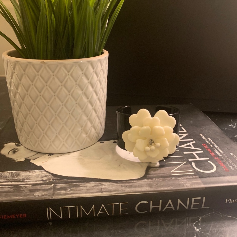 CAMELLIA FLOWER CUFF
